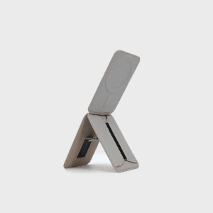 Magnetic bracket card holder MagSafe