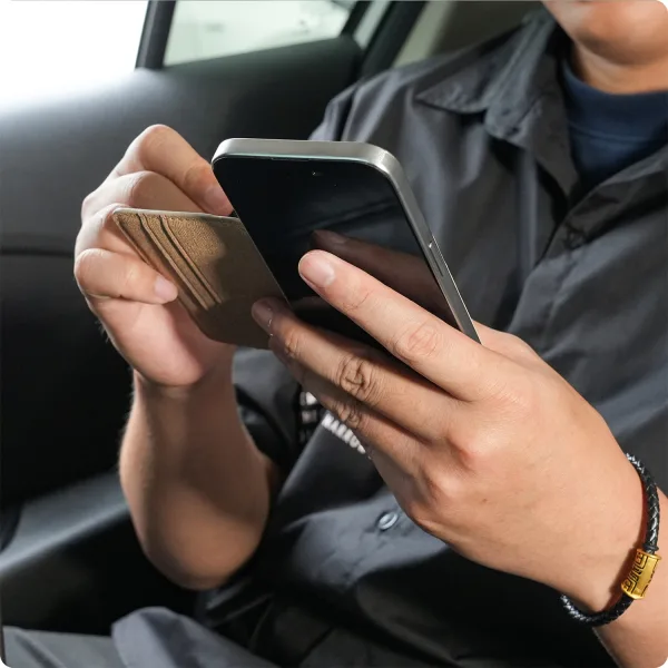 Magnetic holder for recording mobile phone - Image 5