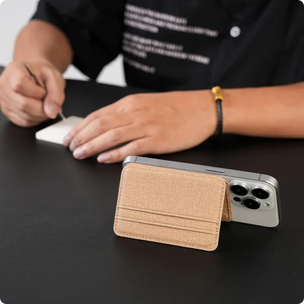 Magnetic holder for recording mobile phone - Image 2